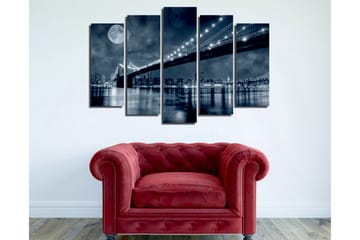 Stort lerretsbilde i 5 deler 105x70 cm - Svart-hvitt bybilde med bro og måne om natten - Svart / Grå / Hvit - Interiør - Maleri & posters - Lerretsbilder