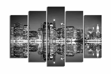 Stort lerretsbilde i 5 deler 105x70 cm - Svart-hvitt bybilde med refleksjoner i vannet - Svart / Hvit / Grå - Interiør - Maleri & posters - Lerretsbilder