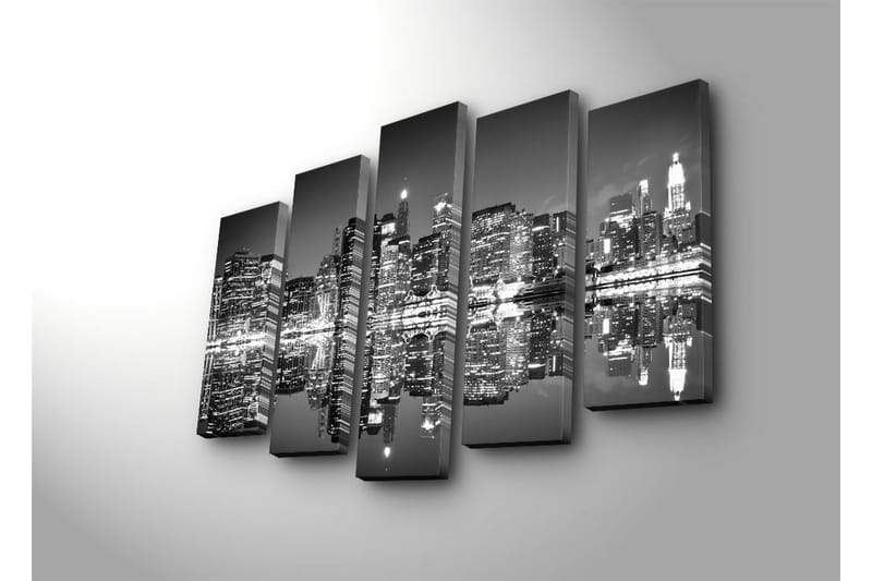Stort lerretsbilde i 5 deler 105x70 cm - Svart-hvitt bybilde med refleksjoner i vannet - Svart / Hvit / Grå - Interiør - Maleri & posters - Lerretsbilder