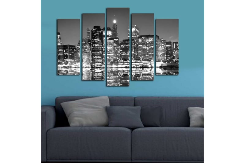 Stort lerretsbilde i 5 deler 105x70 cm - Svart-hvitt bybilde med refleksjoner i vannet - Svart / Hvit / Grå - Interiør - Maleri & posters - Lerretsbilder