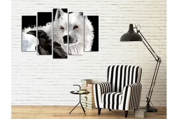 Stort lerretsbilde i 5 deler 105x70 cm - Ulv med røde øyne og en svart kråke i kontrastfarger - Hvit / Svart / Rød - Interiør - Maleri & posters - Lerretsbilder
