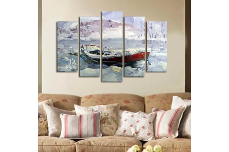 Stort lerretsbilde i 5 deler 105x70 cm - Vinterlandskap med båt i snø og is - Lyseblå / Hvit / Rød - Interiør - Maleri & posters - Lerretsbilder