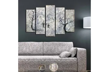 Stort lerretsbilde i 5 deler 105x70 cm - Vinterlandskap med snødekte trær - Hvit / Grå / Svart - Interiør - Maleri & posters - Lerretsbilder