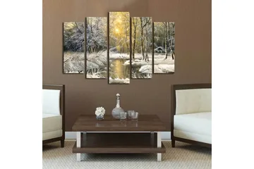 Stort lerretsbilde i 5 deler 105x70 cm - Vinterlandskap med snødekte trær og en speilblank innsjø - Hvit / Lys grønn / Beige - Interiør - Maleri & posters - Lerretsbilder