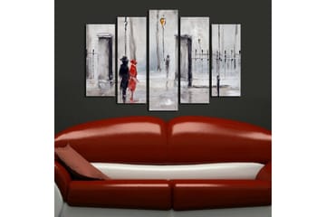 Stort lerretsbilde i 5 deler 105x70 cm - Par i regnet med rød kjole og svart dress - Rød / Svart / Grå - Interiør - Maleri & posters - Lerretsbilder