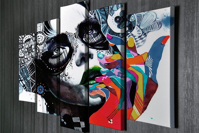 Stort lerretsbilde i 5 deler 105x70 cm - Portrett av en kvinne med fargerik hånd og detaljert ansiktsmaling - Svart / Grønn / Rød - Interiør - Maleri & posters - Lerretsbilder