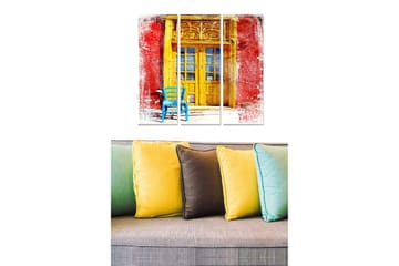 Trelerretsbilde 3-delt 50x70 cm - Fargerik dør med en blå stol foran - Rød / Gul / Blå - Interiør - Maleri & posters - Lerretsbilder