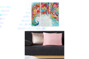 Trelerretsbilde 3-delt 50x70 cm - Fargerik fjærdrakt av en påfugl som sprer seg i en dynamisk komposisjon - Blå / Rød / Rosa - Interiør - Maleri & posters - Lerretsbilder