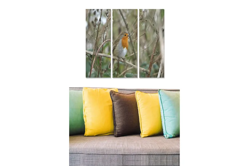 Trelerretsbilde 3-delt 50x70 cm - Rødstrupe på en gren omgitt av grøntområder, Grønn / Oransje / Brun