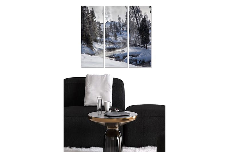 Trelerretsbilde 3-delt 50x70 cm - Snødekt vinterlandskap med furutrær og en rislende bekk, Hvit / Grå / Mørkegrønn