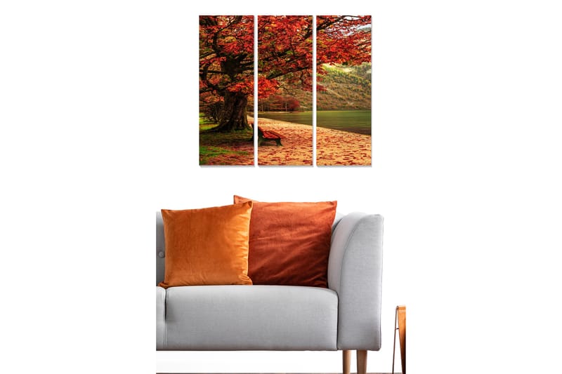 Trelerretsbilde 3-delt 50x70 cm - Storslått høstskog med et rødbladet tre og en benk ved innsjøen - Rød / Grønn / Beige - Interiør - Maleri & posters - Lerretsbilder