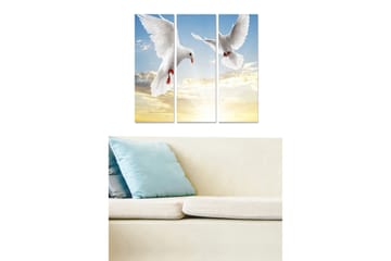 Trelerretsbilde 3-delt 50x70 cm - To hvite duer i flukt mot en lys himmel - Hvit / Blå / Gul - Interiør - Maleri & posters - Lerretsbilder