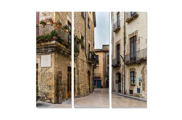 Trelerretsbilde i tre, 3 deler, 50x70 cm - Sjarmerende gate med historiske bygninger og blomsterprydede balkonger - Grå / Beige / Grønn - Interiør - Maleri & posters - Lerretsbilder