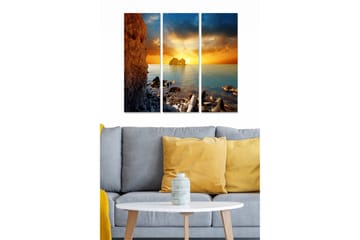 Trelerretsbilde i tre, 3 deler, 50x70 cm - Storslått solnedgang over havet med fjellformasjoner i forgrunnen - Oransje / Blå / Grå - Interiør - Maleri & posters - Lerretsbilder
