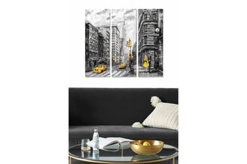 Trelerretsbilde i tre, 3-delt, 50x70 cm - Bymotiv med gule drosjer og en kvinne i gul kjole - Gul / Svart / Grå - Interiør - Maleri & posters - Lerretsbilder