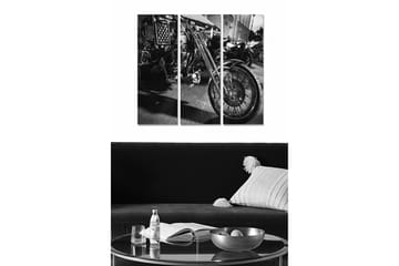 Trelerretsbilde i tre, 3-delt, 50x70 cm - Motorsykkel i svart-hvitt med detaljert felg og dekk - Svart / Hvit / Grå - Interiør - Maleri & posters - Lerretsbilder