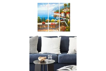 Trelerretsbilde i tre, 3-delt, 50x70 cm - Vakker kystutsikt med fargerike hus og blomsteroppsatser - Blå / Grønn / Rød - Interiør - Maleri & posters - Lerretsbilder