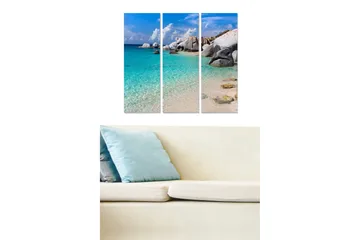 Trelerretsbilde i tre, 3-delt, 50x70 cm - Vakker strand med klart turkis vann og fjellformasjoner - Turkis / Blå / Beige - Interiør - Maleri & posters - Lerretsbilder
