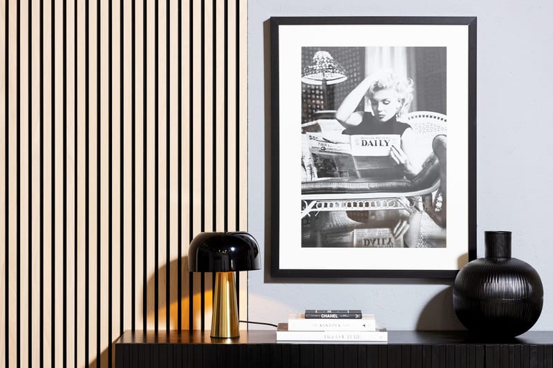 Villa Bilde Marilyn Dailey News - Svart / Hvit / Glass / Tre - Interiør - Maleri & posters - Posters