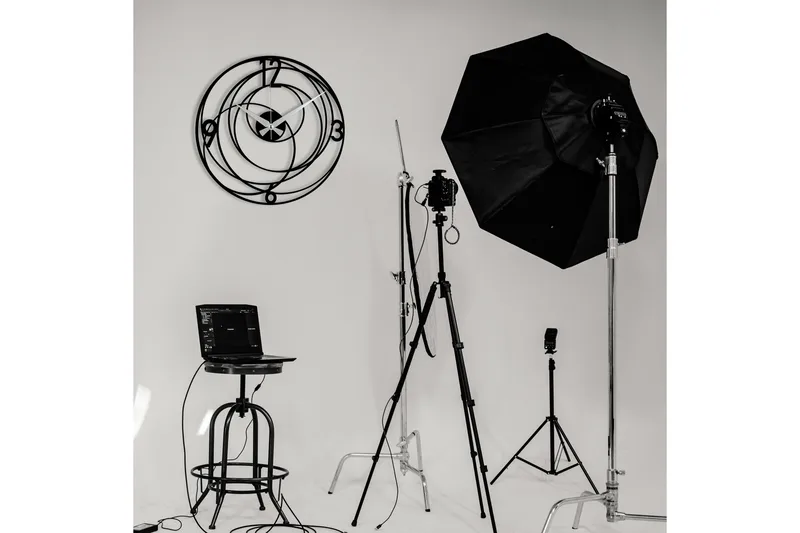 Achterdis Veggklokke Sirkler - Svart - Interiør - Veggdekorasjon - Klokker