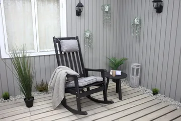 Ellabell Gyngestol - Kaffesvart - Møbler - Barnemøbler - Barnestol - Gynestol barn