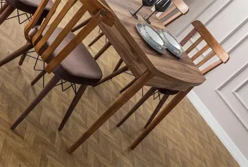 Alvryn spisegruppe bord 130 cm + 4 stoler - Brun - Møbler - Bord - Spisegruppe