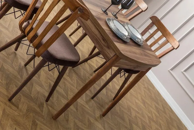 Alvryn spisegruppe bord 130 cm + 4 stoler - Brun - Møbler - Bord - Spisegruppe