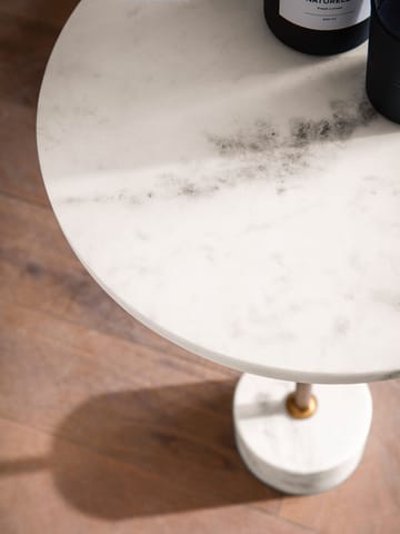 Aelros sidebord 30 cm - hvit marmor med grå årer og gullfarge - Møbler - Bord - Avlastningsbord & sidobord - Pidestall & blomsterpidestall