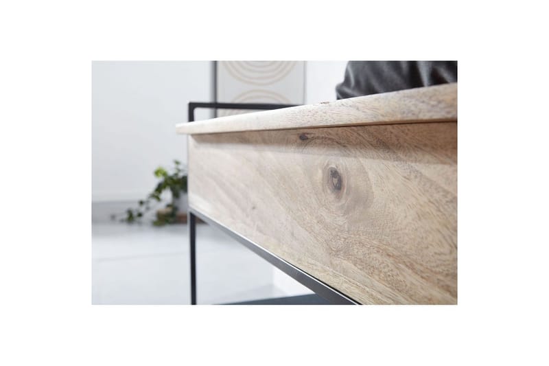 Benke Wohnling industrielt utseende med stor lagringsplass i massivt tre og åpen skohylle Beige - Beige - Møbler - Bord - Avlastningsbord & sidobord - Lampebord & sidebord