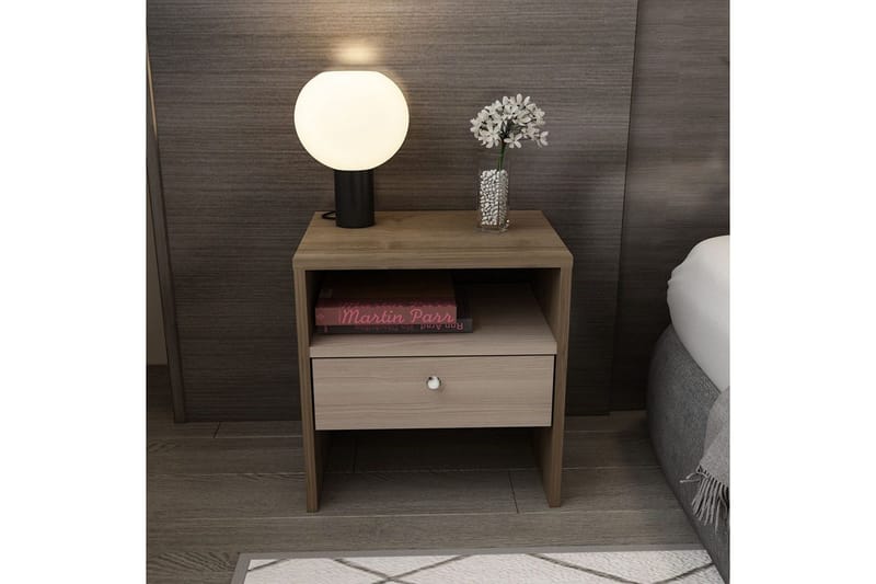 Berriaren Nattbord 45 cm - Valnøtt - Møbler - Bord - Avlastningsbord & sidobord - Sengebord & nattbord