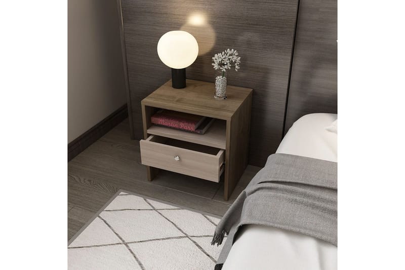 Berriaren Nattbord 45 cm - Valnøtt - Møbler - Bord - Avlastningsbord & sidobord - Sengebord & nattbord