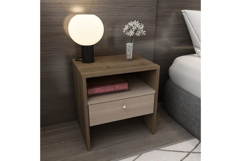 Berriaren Nattbord 45 cm - Valnøtt - Møbler - Bord - Avlastningsbord & sidobord - Sengebord & nattbord