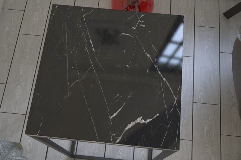 Avlastningsbord Ubbeboda 35 cm - Svart|Hvit - Møbler - Bord - Avlastningsbord & sidobord - Brettbord og småbord