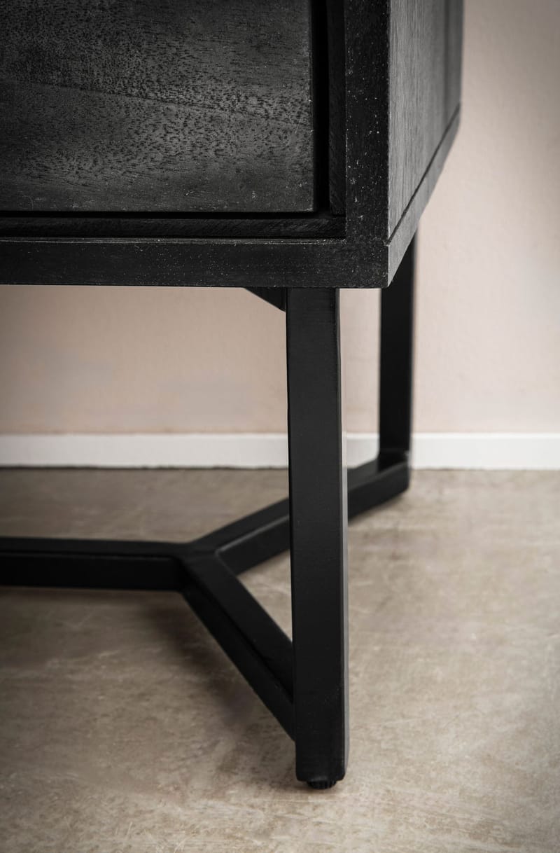 Corora nattbord 45 cm industriell stil - svart - Møbler - Bord - Avlastningsbord & sidobord - Sengebord & nattbord