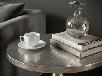 Dalor rundt sidebord 40 cm i aluminium med rå finish - sølv - Møbler - Bord - Avlastningsbord & sidobord - Pidestall & blomsterpidestall