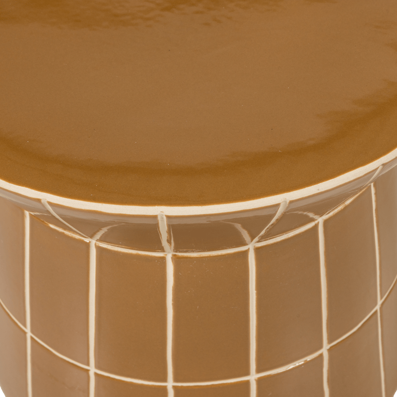 Dekorativt sidebord Plu 38 cm rundt - Honninggul - Møbler - Bord - Avlastningsbord & sidobord - Lampebord & sidebord