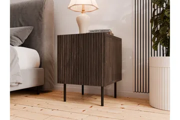 Hammarstrand Nattbord 45 cm - Valnøtt - Møbler - Bord - Avlastningsbord & sidobord - Sengebord & nattbord