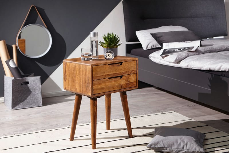 Eshott Nattbord 47 cm med Oppbevaring og Skuffer i Tre - Brun - Møbler - Bord - Avlastningsbord & sidobord - Sengebord & nattbord