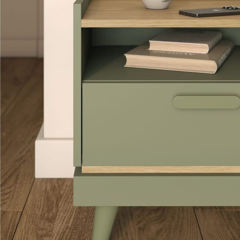 Nattbord Scandi 1 skuff - Falmet grønn - Oljet eik - Møbler - Bord - Avlastningsbord & sidobord - Sengebord & nattbord