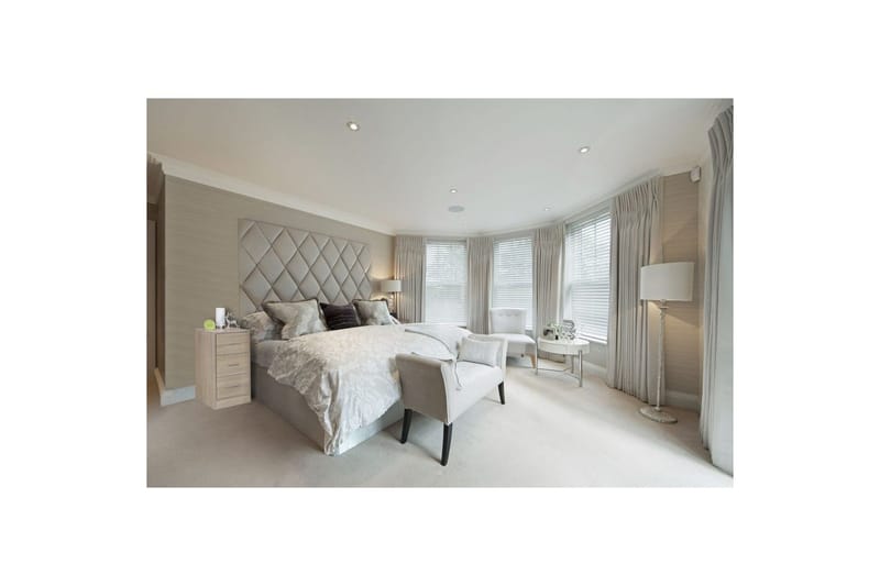 Nattbord Wohnling for kontinentalseng, 68 cm høy og 3 skuffer i en moderne stil Sonoma - Sonoma - Møbler - Bord - Avlastningsbord & sidobord - Sengebord & nattbord