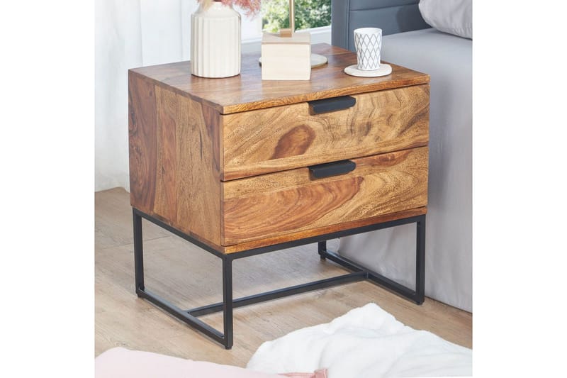 Nattbord Wohnling Laget av massivt tre for normale senghøyder med 2 skuffer landstil - Møbler - Bord - Avlastningsbord & sidobord - Sengebord & nattbord