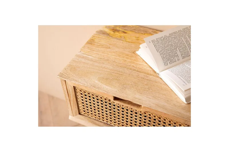 Nattbord Wohnling Massivt mangotre med 1 skuff med wienerfletting i moderne design Lysebrun - Møbler - Bord - Avlastningsbord & sidobord - Sengebord & nattbord