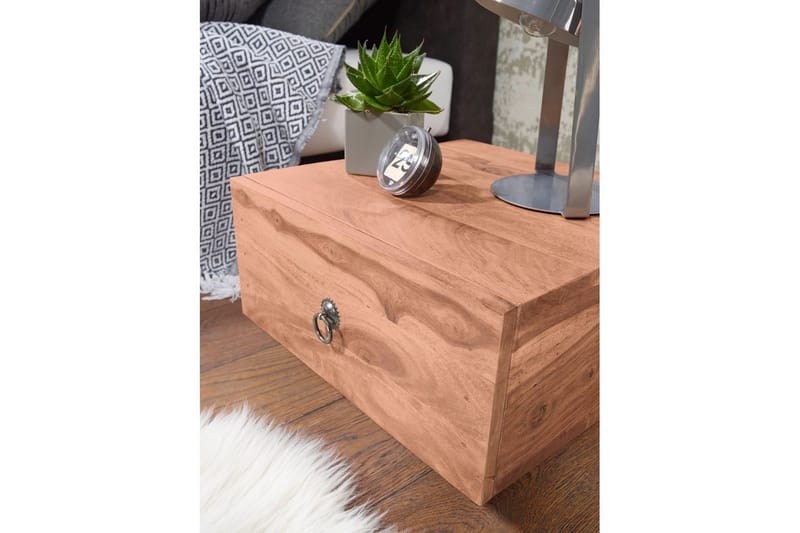 Nattbord Wohnling Massivt tre med skuff og elegant håndtak i lav design i landlig stil Akasie - Akasie - Møbler - Bord - Avlastningsbord & sidobord - Sengebord & nattbord