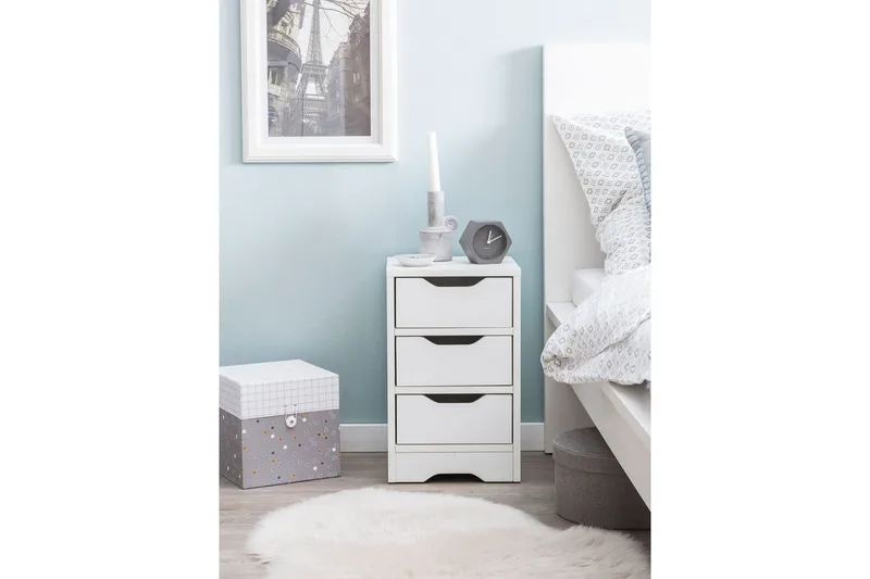 Nattbord Wohnling med 3 skuffer i et enkelt, moderne design for rammemadrass Hvit - Hvit - Møbler - Bord - Avlastningsbord & sidobord - Sengebord & nattbord