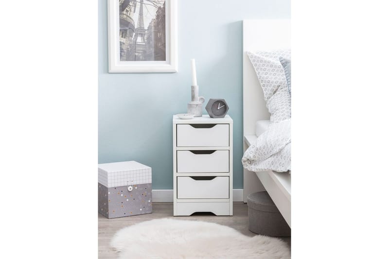 Nattbord Wohnling med 3 skuffer i et enkelt, moderne design for rammemadrass Hvit - Hvit - Møbler - Bord - Avlastningsbord & sidobord - Sengebord & nattbord