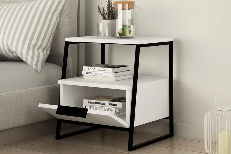 BodSjø Nattbord 45 cm med Oppbevaring Hylle + Lucka - Hvit/Svart - Møbler - Bord - Avlastningsbord & sidobord - Sengebord & nattbord