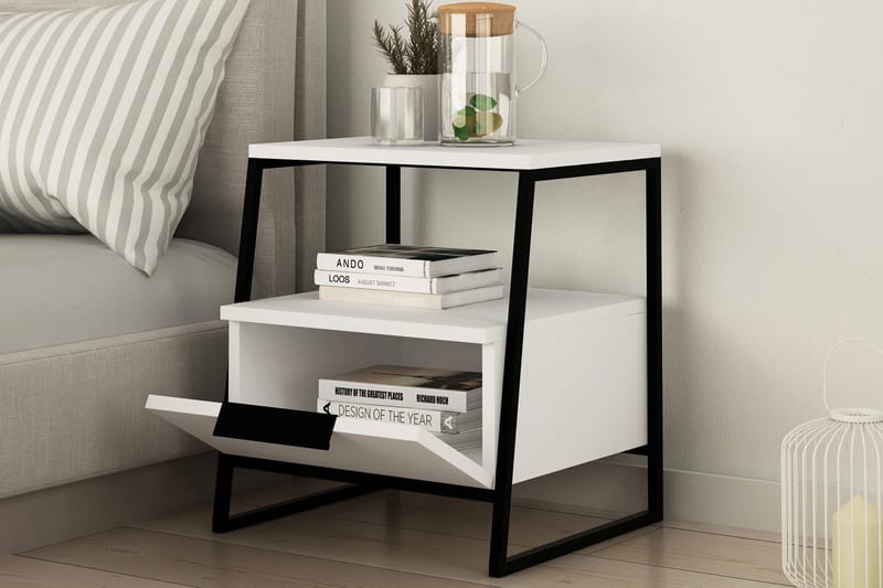 BodSjø Nattbord 45 cm med Oppbevaring Hylle + Lucka - Hvit/Svart - Møbler - Bord - Avlastningsbord & sidobord - Sengebord & nattbord