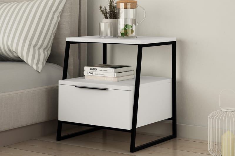 BodSjø Nattbord 45 cm med Oppbevaring Hylle + Lucka - Hvit/Svart - Møbler - Bord - Avlastningsbord & sidobord - Sengebord & nattbord