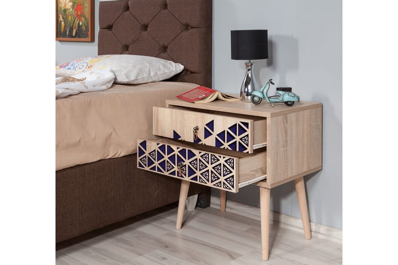 Brokind Nattbord 60 cm med Oppbevaring 2 Skuffer Trianglar - Natur/Blå - Møbler - Bord - Avlastningsbord & sidobord - Sengebord & nattbord