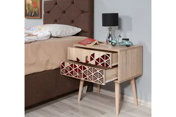 Brokind Nattbord 60 cm med Oppbevaring 2 Skuffer Trianglar - Natur/Rød - Møbler - Bord - Avlastningsbord & sidobord - Sengebord & nattbord